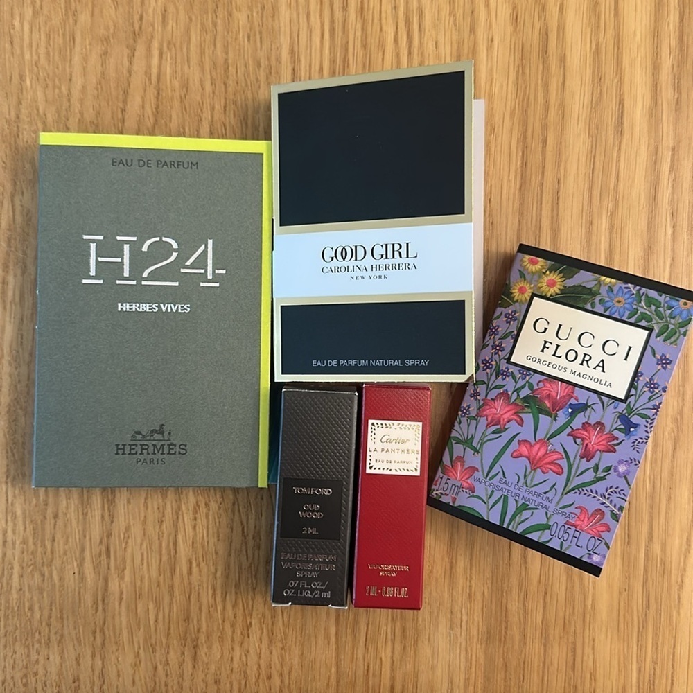 Perfume Sampler Set 🌸 - Picture 2 of 2